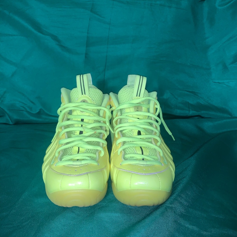 Nike Air Foamposite ’Volt Yellow’